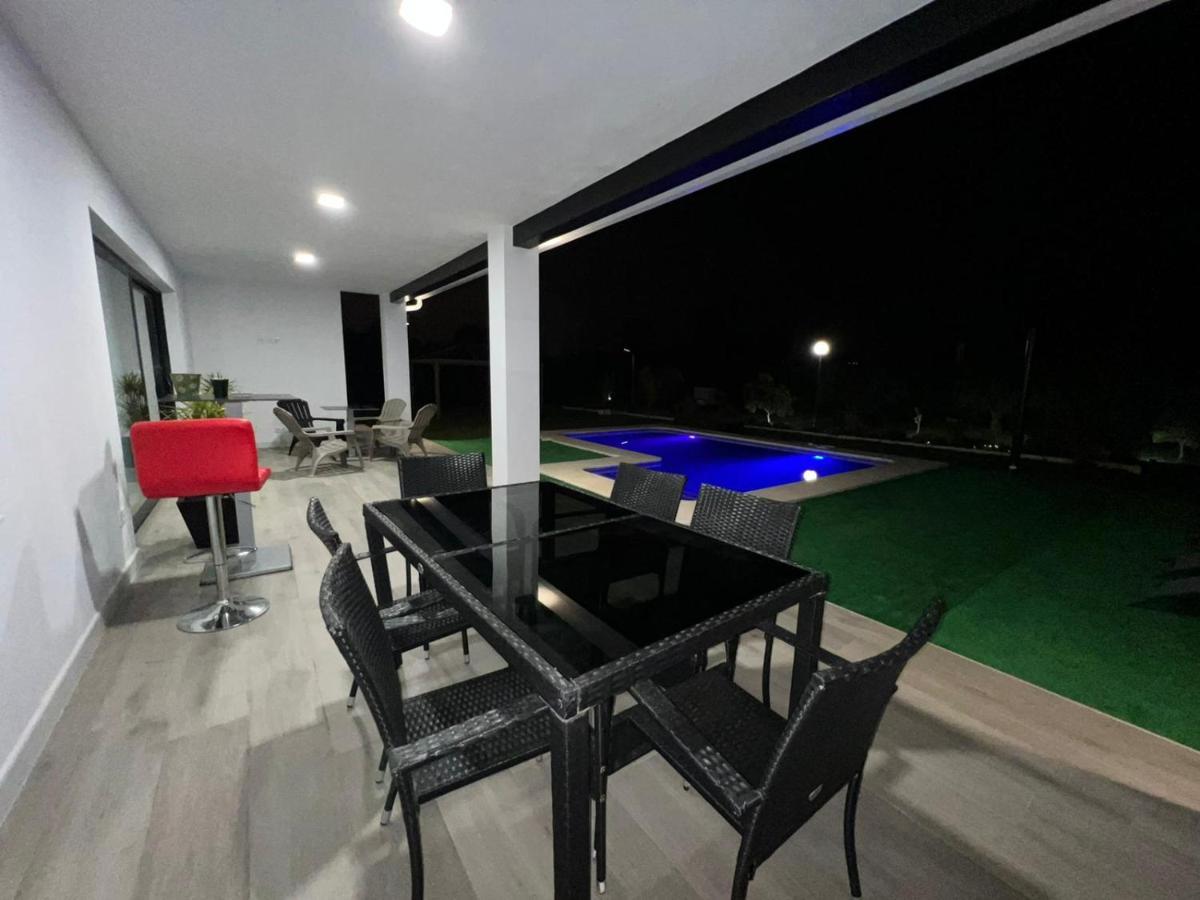 Villa Ole Tu Andalucia à Sanlúcar la Mayor Extérieur photo